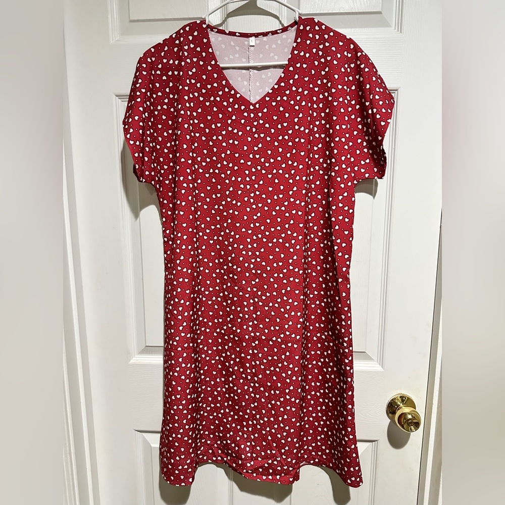 *SOLD* ☀️NWOT shein hearts dress L☀️